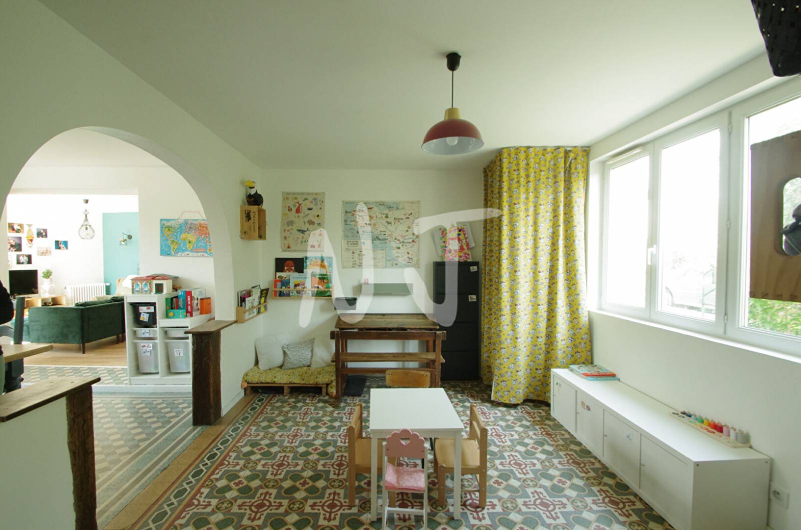 MAISON VENDUE AVRILLÉ  5 CHAMBRES JARDIN DEPENDANCE