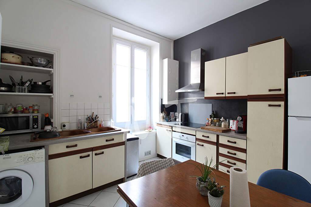 Cuisine indépendante aménagée et équipée