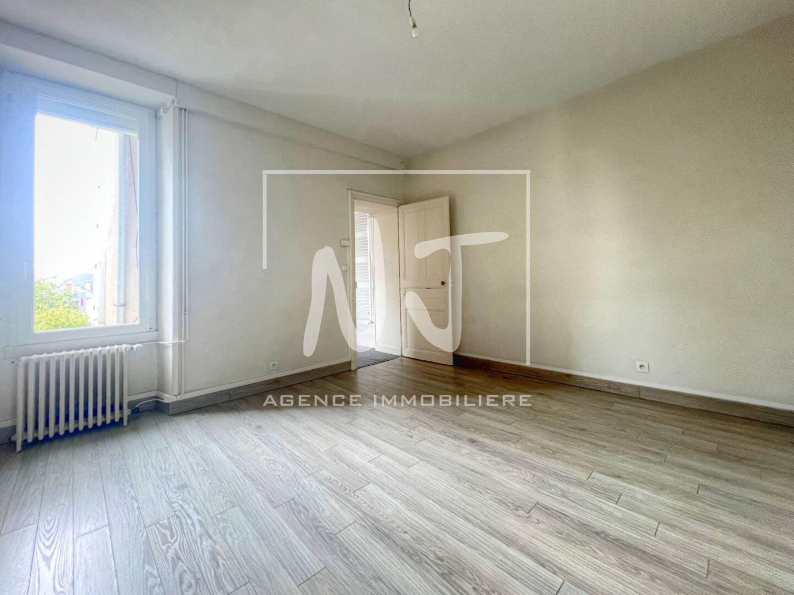 Pièce de vie lumineuse