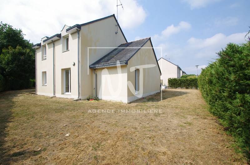 Maison avec jardin clos et arboré