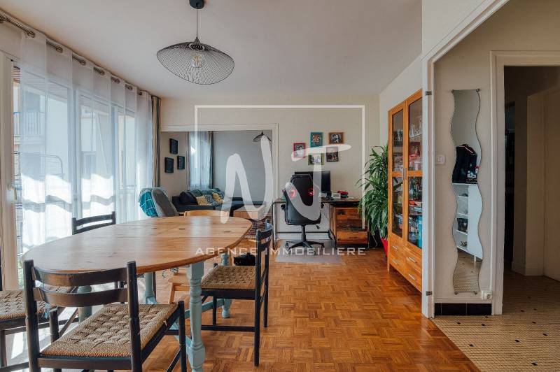 Appartement avec vaste salon séjour