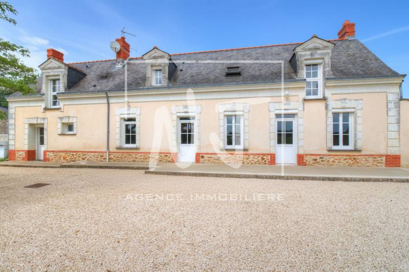 Longère à vendre à la Ménitré 49250
