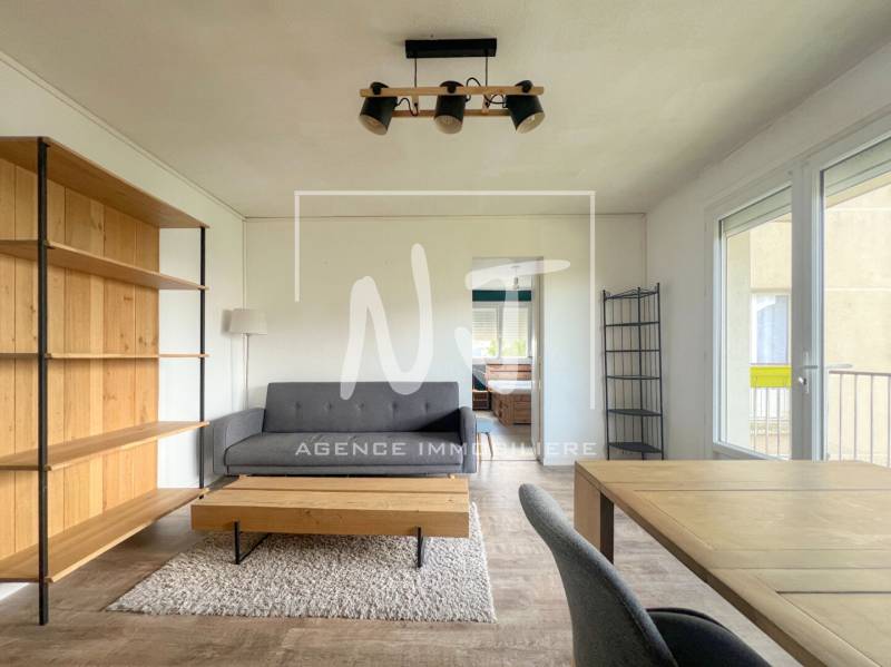 Appartement 3 chambres avec balcons et garage à vendre à Angers